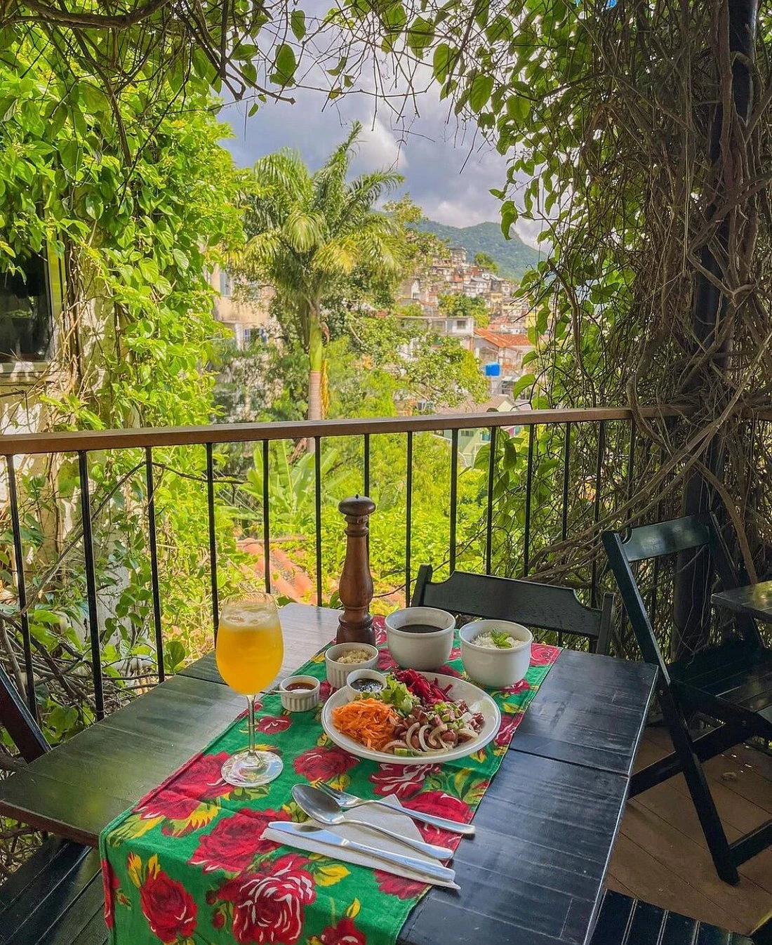 Retro Charm of Santa Teresa - Chef & Sunset - Image